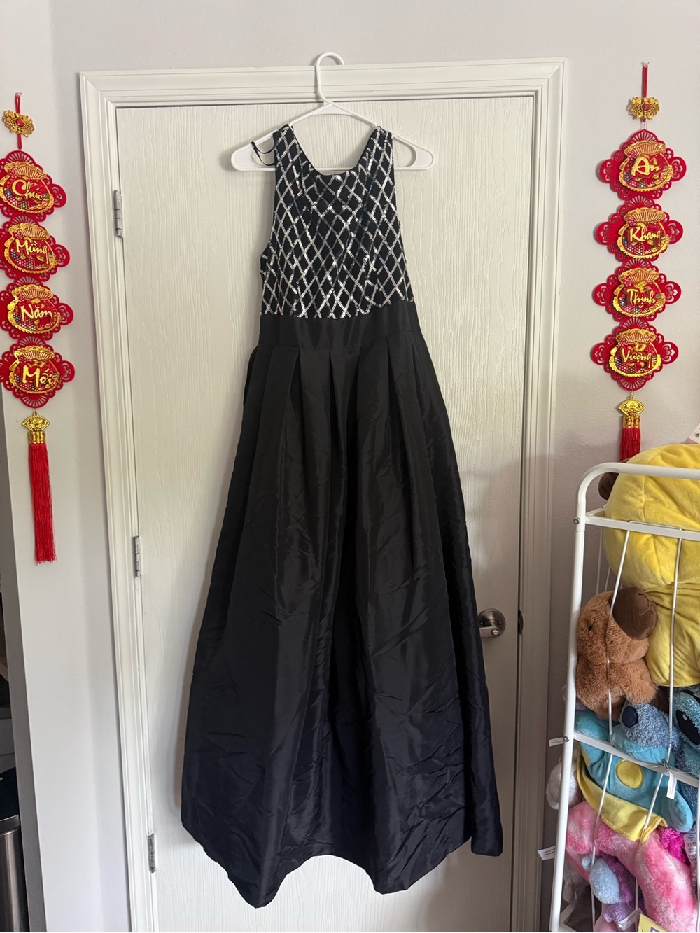 Jessica Howard Black and Silver Patterned Bodice Formal Dress